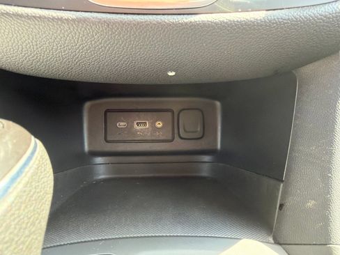 Used 2020 Chevrolet Equinox LT w/ Driver Convenience Package FWD image 23