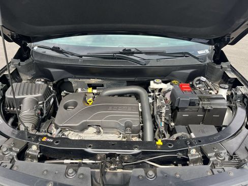 Used 2025 Chevrolet Equinox LT FWD image 32
