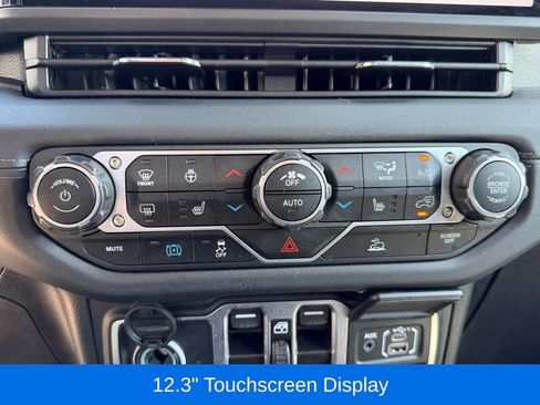 Certified 2025 Jeep Wrangler Unlimited Sahara AWD/4WD image 25