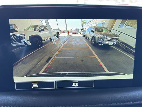 Used 2021 Chevrolet Suburban LT image 27