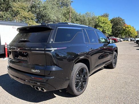 Used 2025 Chevrolet Traverse High Country w/ LPO, Floor Liner Package AWD/4WD image 5