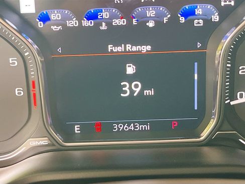 Used 2021 GMC Yukon XL Denali w/ Denali Premium Package AWD/4WD image 12