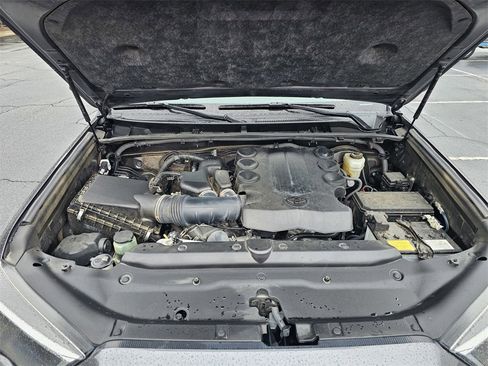 Used 2022 Toyota 4Runner Limited image 26