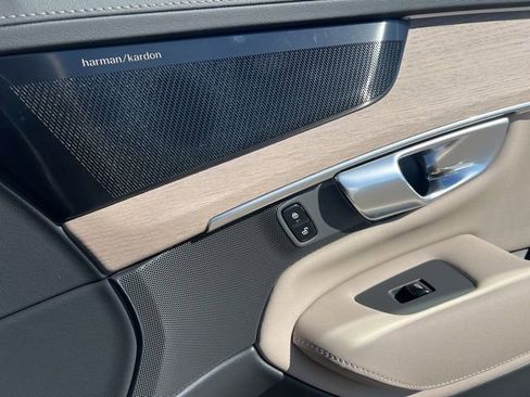 New 2026 Volvo XC90 B6 Plus w/ Protection Package Premier image 31