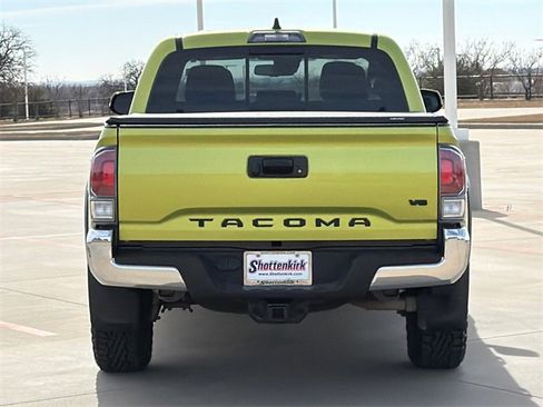 Used 2023 Toyota Tacoma TRD Off-Road image 7