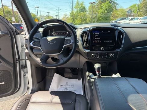 Used 2023 Chevrolet Traverse RS AWD/4WD image 18