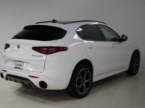 Used 2023 Alfa Romeo Stelvio Veloce image 7