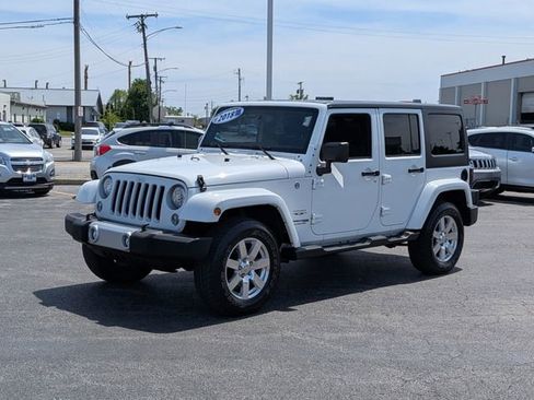 Used 2018 Jeep Wrangler Unlimited Sahara w/ Connectivity Group AWD/4WD image 4