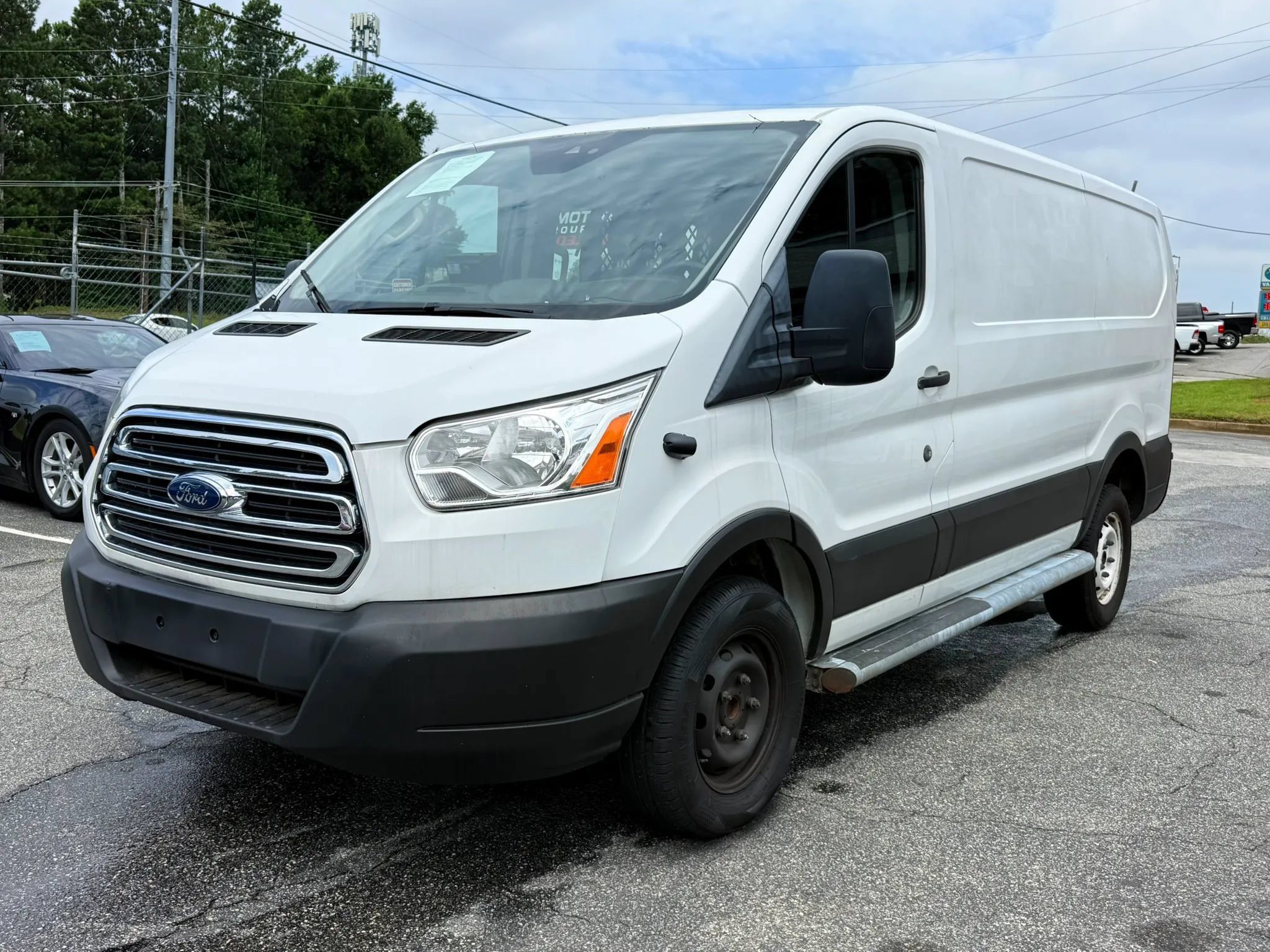 Used 2019 Ford Transit 250 130 Low Roof w/ Exterior Upgrade Package RWD image 1