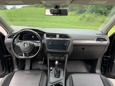 Used 2019 Volkswagen Tiguan SEL FWD image 18