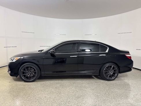 Used 2017 Honda Accord EX-L image 2
