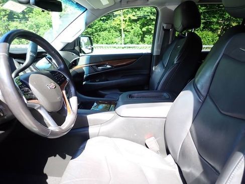 Used 2018 Cadillac Escalade ESV Luxury AWD/4WD image 10