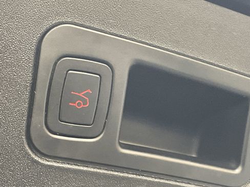 Used 2021 Tesla Model S Long Range Plus image 33