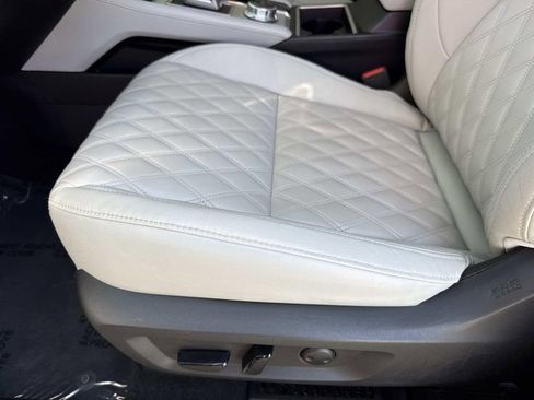 Used 2023 Mitsubishi Outlander SEL image 24