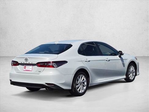Used 2023 Toyota Camry LE FWD image 5