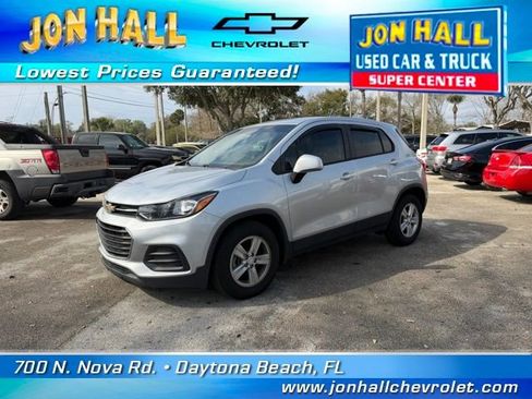 Used 2020 Chevrolet Trax LS w/ Tint and Cruise Package image 2