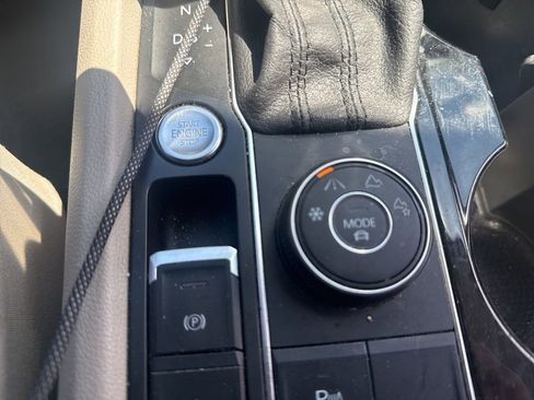 Used 2019 Volkswagen Atlas SEL R-Line AWD/4WD image 37
