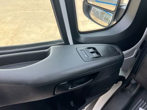 Used 2025 RAM ProMaster 2500 FWD image 26