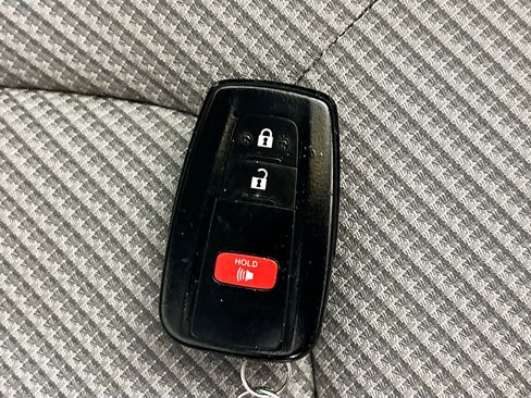 Used 2023 Toyota Highlander L image 36