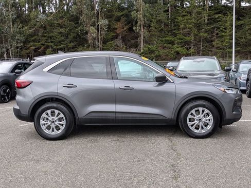 Used 2023 Ford Escape Active w/ Tech Pack #1 image 4