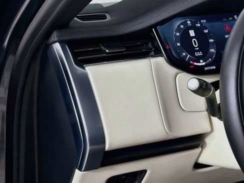 Certified 2024 Land Rover Range Rover SE AWD/4WD image 10