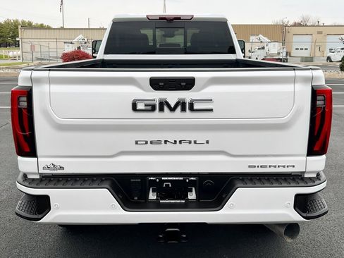 Used 2024 GMC Sierra 2500 Denali Ultimate w/ Max Trailering Package image 13
