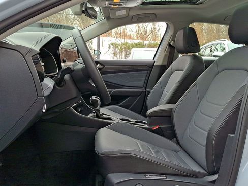 Certified 2025 Volkswagen Jetta SEL FWD image 15
