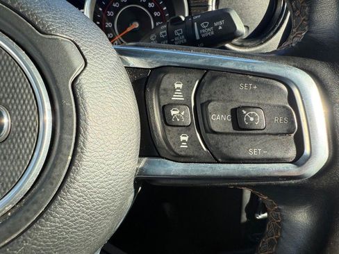 Used 2022 Jeep Wrangler Unlimited Sahara image 20