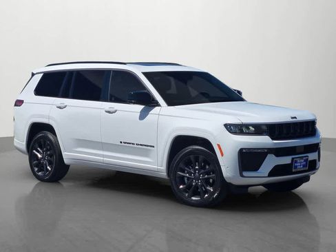 New 2026 Jeep Grand Cherokee L Limited AWD/4WD image 8