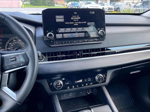 Used 2024 Mitsubishi Outlander SE FWD image 6
