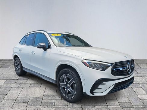 Used 2024 Mercedes-Benz GLC 300 image 1
