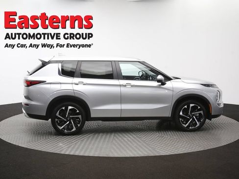 Used 2024 Mitsubishi Outlander SE AWD/4WD image 45
