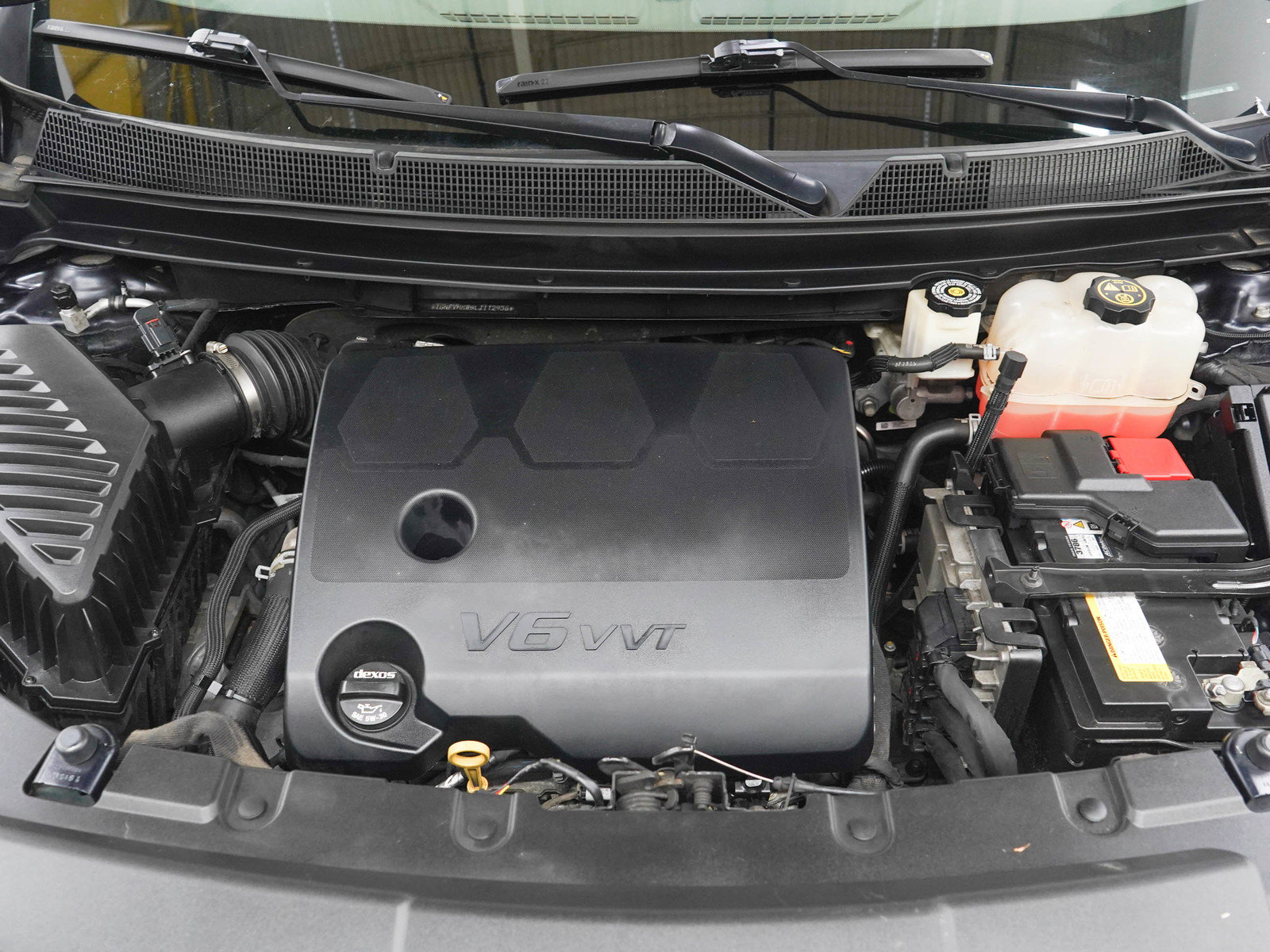Used 2020 Chevrolet Traverse LT w/ LPO, Floor Liner Package AWD/4WD image 32