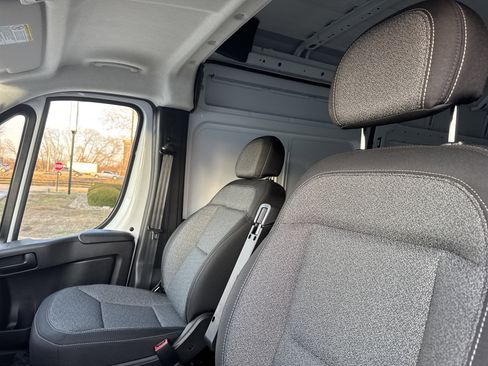 Used 2024 RAM ProMaster 2500 image 18