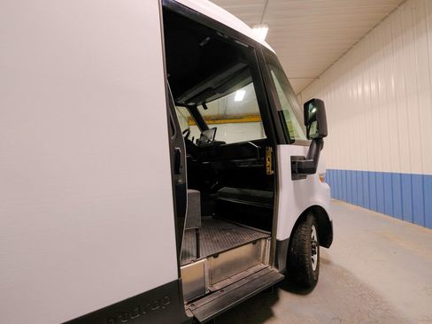 New 2025 Chevrolet Brightdrop 400 image 13