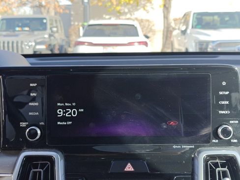 Used 2022 Kia Sorento SX image 18