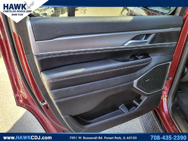 Used 2026 Jeep Grand Wagoneer Limited AWD/4WD image 26