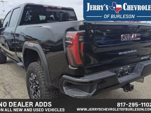 Used 2026 GMC Sierra 2500 AT4X AWD/4WD image 4