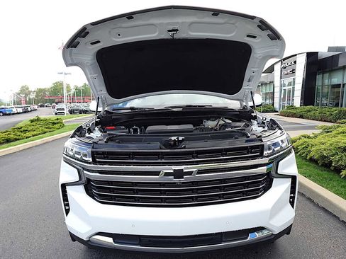Used 2023 Chevrolet Tahoe LT w/ Luxury Package AWD/4WD image 32