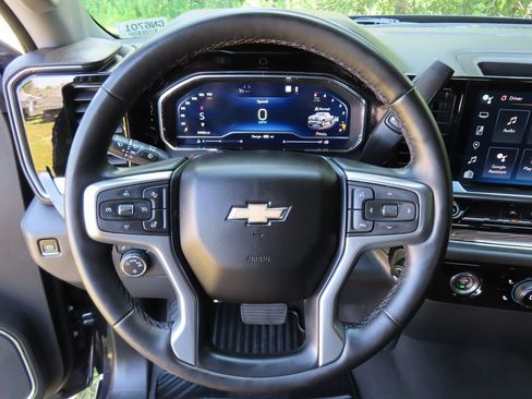 Certified 2023 Chevrolet Silverado 1500 LT AWD/4WD image 18