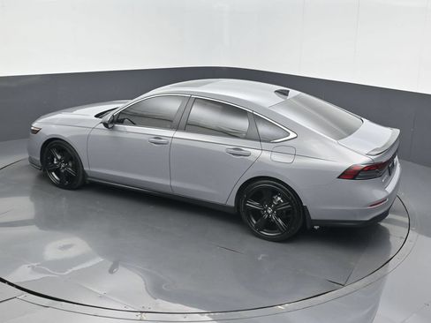 Used 2025 Honda Accord Sport image 15