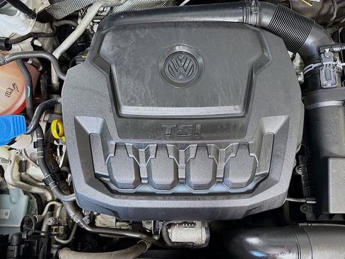 Used 2019 Volkswagen Passat 2.0T Wolfsburg w/ Wheels & Sunroof Package image 39