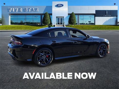 Used 2022 Dodge Charger R/T w/ Blacktop Package image 8