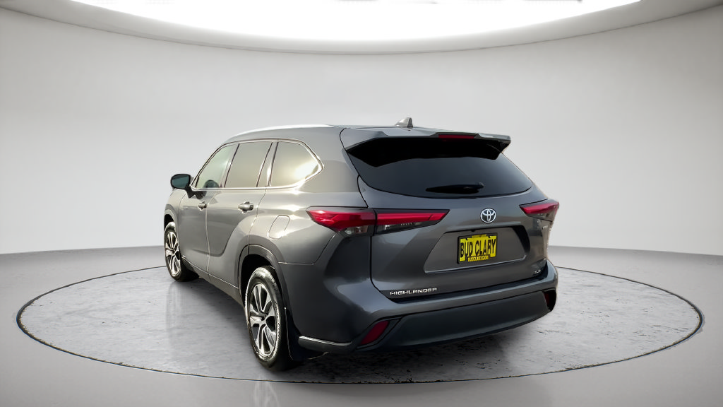 Certified 2020 Toyota Highlander XLE AWD/4WD image 9