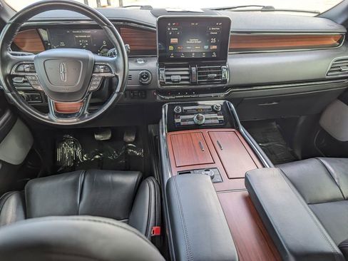 Used 2021 Lincoln Navigator L Reserve w/ Luxury Package image 26