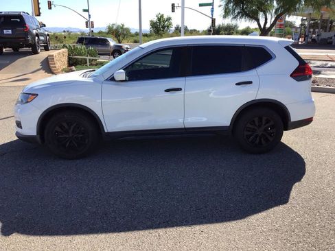 Used 2017 Nissan Rogue S FWD image 2