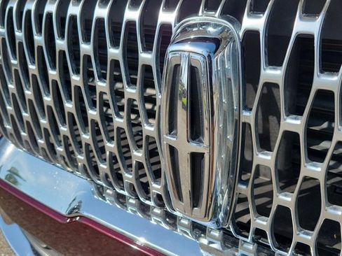 Used 2020 Lincoln Corsair FWD w/ Premium Package image 7