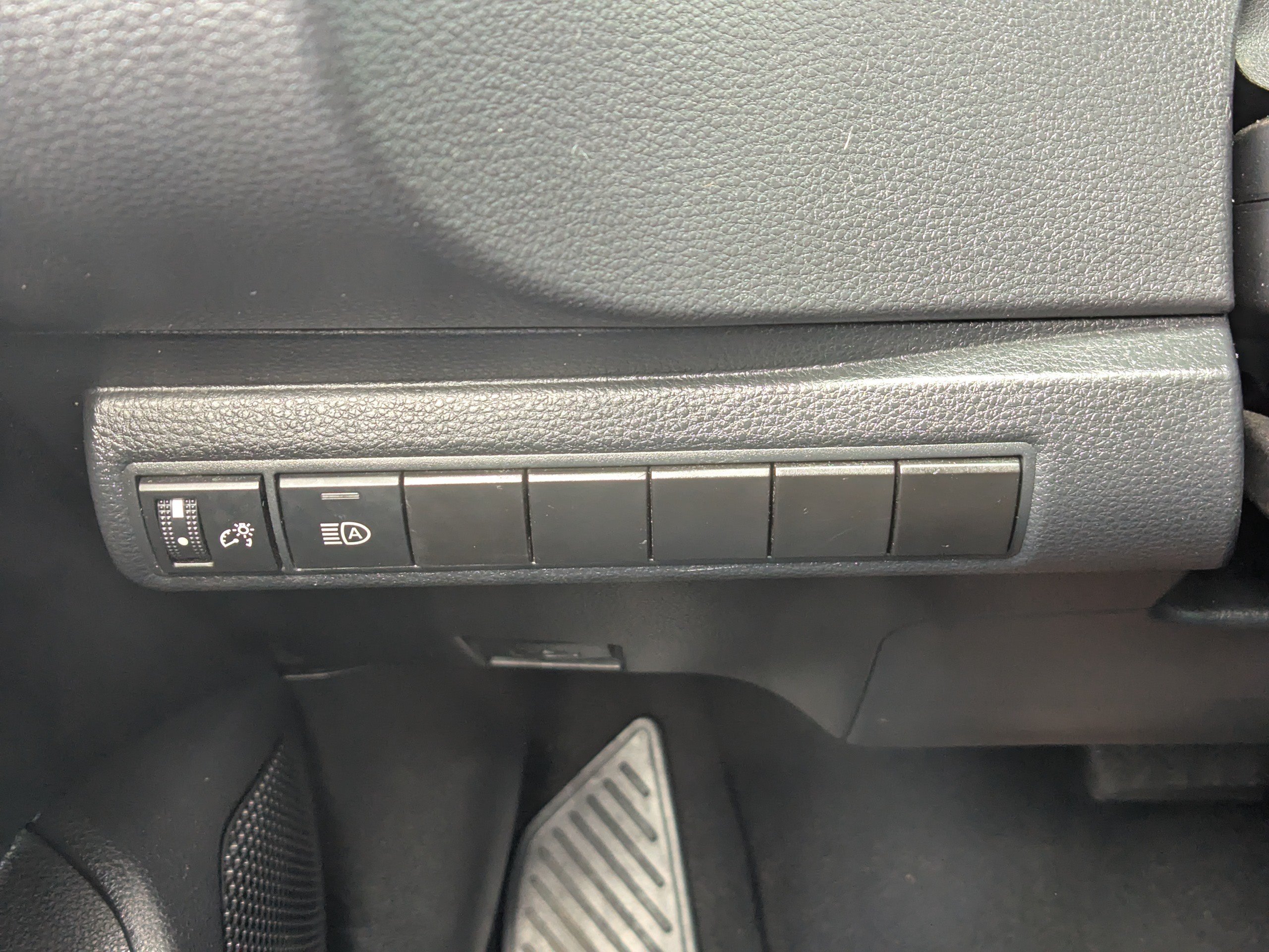Used 2024 Toyota Corolla LE FWD image 28