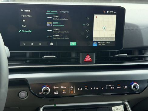 New 2027 Kia Carnival LX FWD image 26