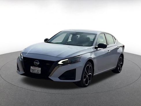 Used 2025 Nissan Altima 2.5 SR image 7